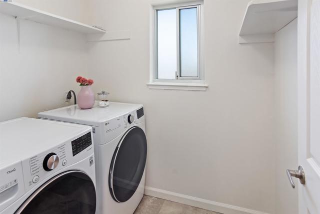2133 Santa Clara Ave, Alameda CA: https://media.crmls.org/mediaz/86f0e9e0-dae3-47f4-a47e-49df375d38bd.jpg