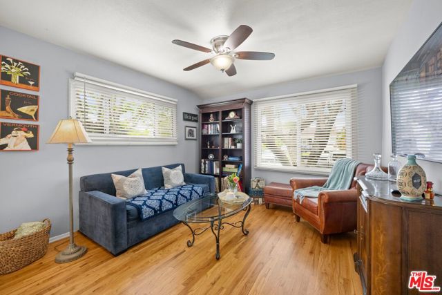 6432 Petit Avenue, Van Nuys CA: https://media.crmls.org/mediaz/86f15b93-93e0-4ec7-a01d-fbe935da33a5.jpg