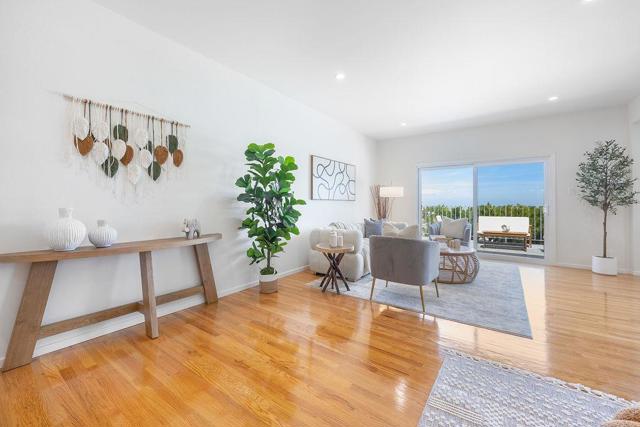 818 Clearfield Drive, Millbrae CA: https://media.crmls.org/mediaz/86f1a2f0-c8c2-4dde-8b92-6ac9f586c4d2.jpg