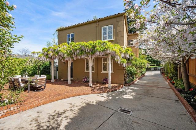 526 W Poplar Avenue, San Mateo CA: https://media.crmls.org/mediaz/86f22a2f-be90-4670-8bad-7e9df698fbbb.jpg