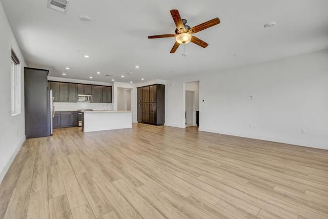 2606 Salinger Avenue, Tracy CA: https://media.crmls.org/mediaz/86f3704e-d680-4f93-a376-23e5a716db19.jpg