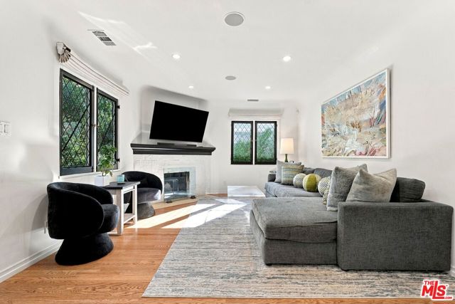 8266 Clinton Street photo 4