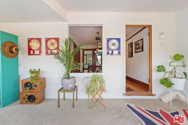 1654 5th Avenue, Los Angeles CA: https://media.crmls.org/mediaz/86f4021f-aeae-4a62-96bf-e65f0549ab60.jpg