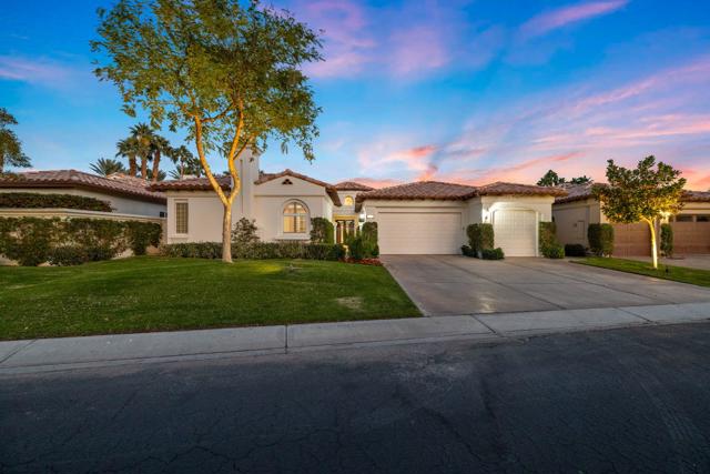 49606 Montana Way, La Quinta CA: https://media.crmls.org/mediaz/86f43812-2c57-4828-a93c-f000a640513d.jpg