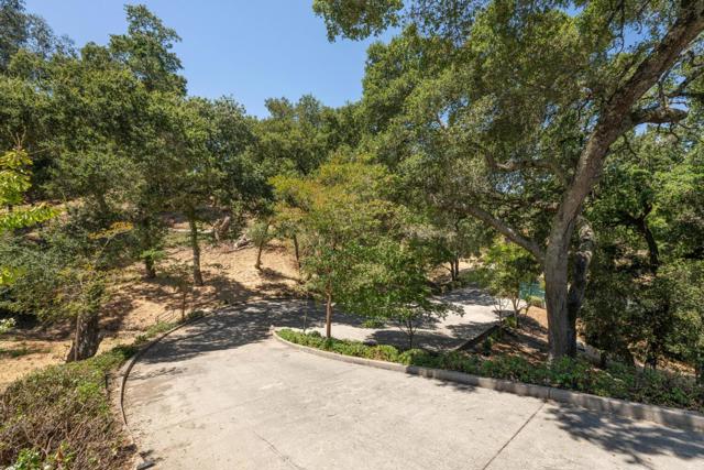 333 Raymundo Drive, Woodside CA: https://media.crmls.org/mediaz/86f48776-8f71-475e-8a28-819cb2a6114e.jpg