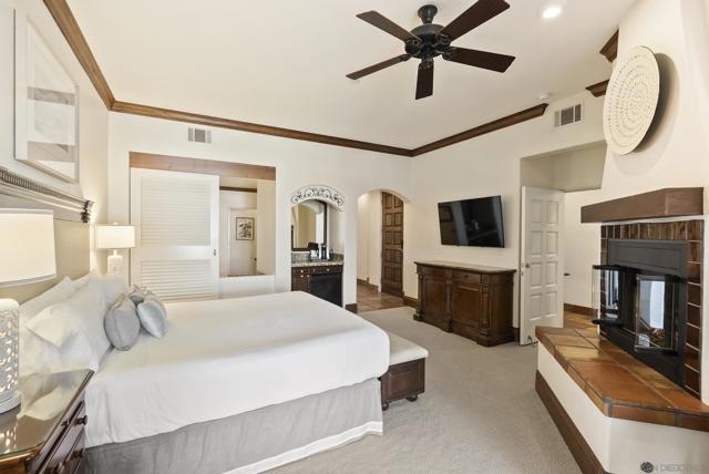 7310 Estrella De Mar, Carlsbad CA: https://media.crmls.org/mediaz/86f4ec4d-b5af-4e91-a667-afc48c9c3125.jpg