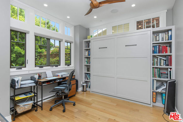 106 Dudley Avenue, Venice CA: https://media.crmls.org/mediaz/86f55863-c482-4372-b61a-083f76b04921.jpg