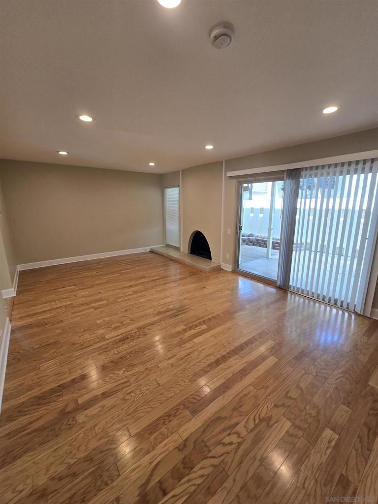 4044 Loma Riviera Cir - photo 13