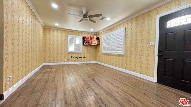 7516 Oakdale Avenue, Winnetka CA: https://media.crmls.org/mediaz/86f6e407-94ab-48b9-a930-ea3430c2db8b.jpg