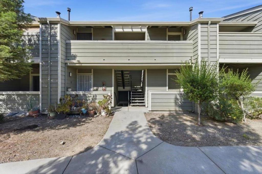 82 Castlebridge Drive