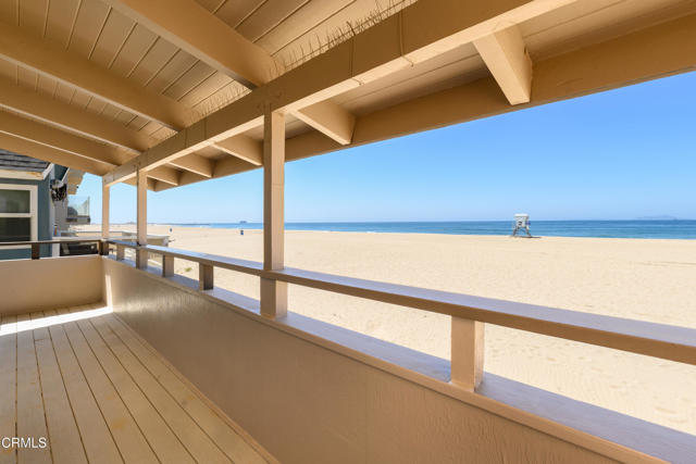1905 Ocean Drive, Oxnard CA: https://media.crmls.org/mediaz/86fa0980-5997-4dfb-9ca7-3a6b13af3b9b.jpg
