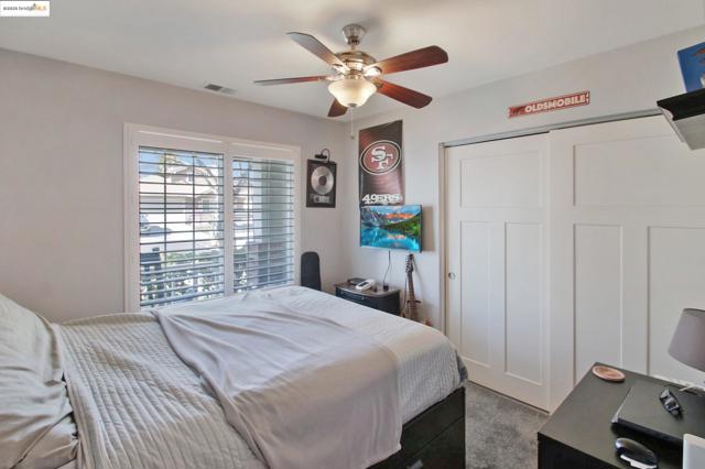 3050 Browning Ct, Brentwood CA: https://media.crmls.org/mediaz/86fa717d-a0e8-4625-affa-1056cf058bd6.jpg