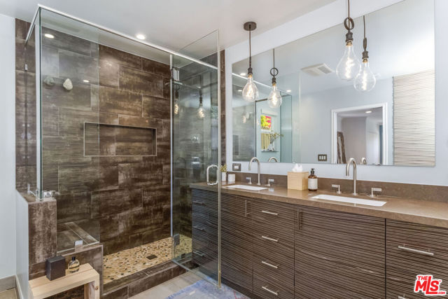 6570 Lakeridge Road, Los Angeles CA: https://media.crmls.org/mediaz/86fa7f5e-6bdc-4f3c-b535-549200e4a7b1.jpg
