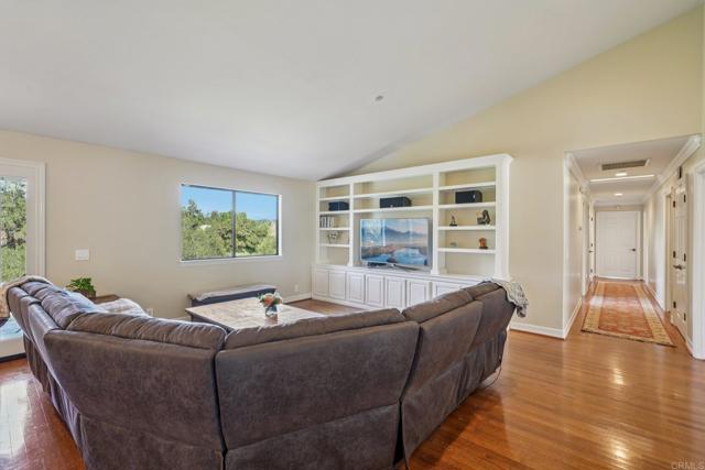 Detail Gallery Image 7 of 49 For 707 S Live Oak Park Rd, Fallbrook,  CA 92028 - 4 Beds | 4 Baths