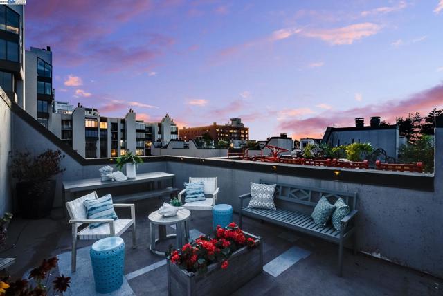 156 Lombard St, San Francisco CA: https://media.crmls.org/mediaz/86fab7bc-7f17-4b80-a418-d175f71869bb.jpg