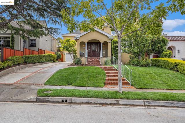 1415 Vancouver Ave, Burlingame CA: https://media.crmls.org/mediaz/86fbc1ef-9863-4673-bc77-42b75cfc9fe6.jpg