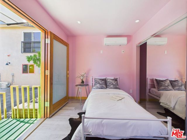 17660 Martha Street, Encino CA: https://media.crmls.org/mediaz/86fc319e-e72d-46b1-908a-58b7094fc1bb.jpg