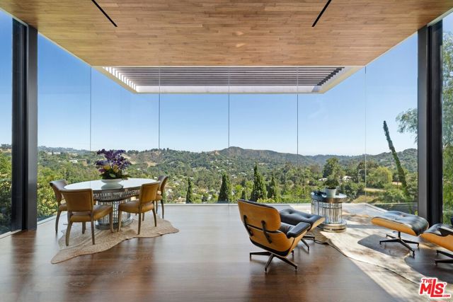 6 Bed Home for Sale in Beverly Hills, California