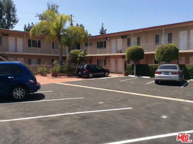 10926 Hortense Street photo 2