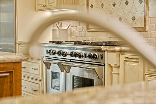 484 Cherry Avenue, Los Altos CA: https://media.crmls.org/mediaz/86ff328b-d15d-48f7-8715-94cdcf2a625a.jpg