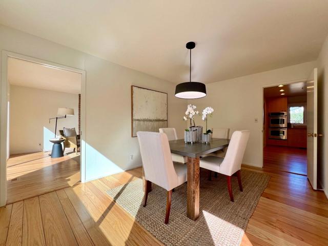 665 Towle Way, Palo Alto CA: https://media.crmls.org/mediaz/86ff5606-152b-4ddd-84ec-6943b860949e.jpg