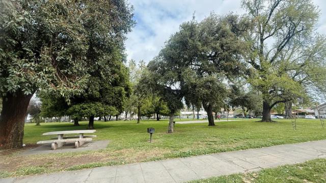 130 E Worth Street, Stockton CA: https://media.crmls.org/mediaz/86ff8aa3-eb07-4c31-9483-68a67b864214.jpg
