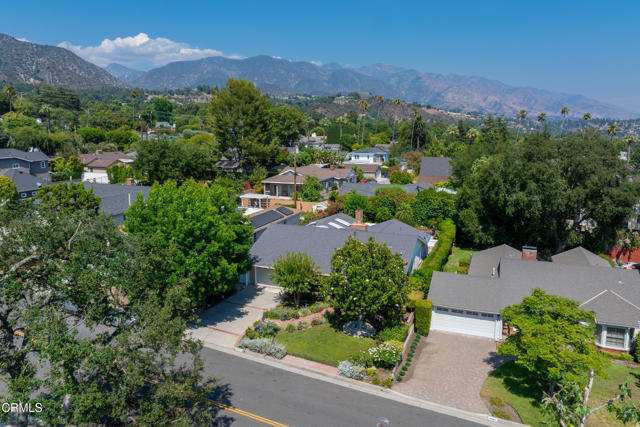 4650 Encinas Drive, La Canada Flintridge CA: https://media.crmls.org/mediaz/870066fd-9294-4bef-bad3-359bdf52eec5.jpg