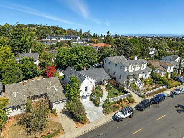 1968 Arroyo Avenue, San Carlos CA: https://media.crmls.org/mediaz/8701f955-b942-4040-adc4-8468c3668f70.jpg
