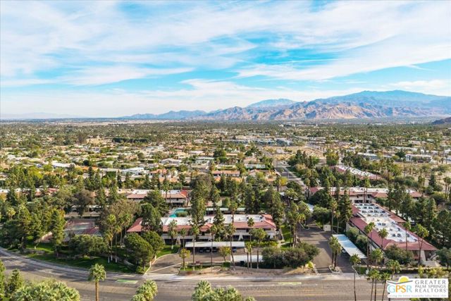 2860 N Los Felices Road, Palm Springs CA: https://media.crmls.org/mediaz/87023a6a-7c24-4274-a6e0-3711a55dd410.jpg