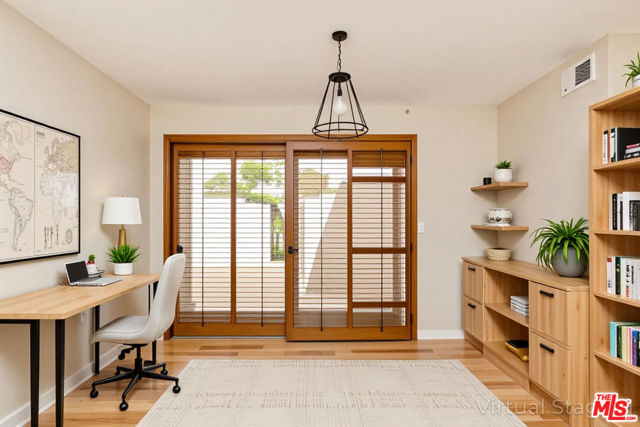 4042 Stoneriver Court, Westlake Village CA: https://media.crmls.org/mediaz/8702517e-25b5-4162-b635-4ec5acb553c1.jpg