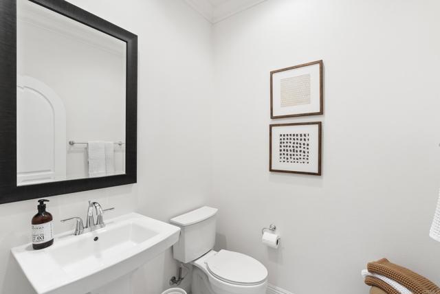 3619 N Fork Ave, Carlsbad CA: https://media.crmls.org/mediaz/8702ad04-7f8e-454c-b7cc-f44c041178df.jpg