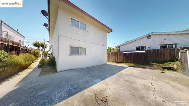 2120 E 22Nd St, Oakland CA: https://media.crmls.org/mediaz/8703750b-39d8-4738-a8b7-c3abfacfbe49.jpg