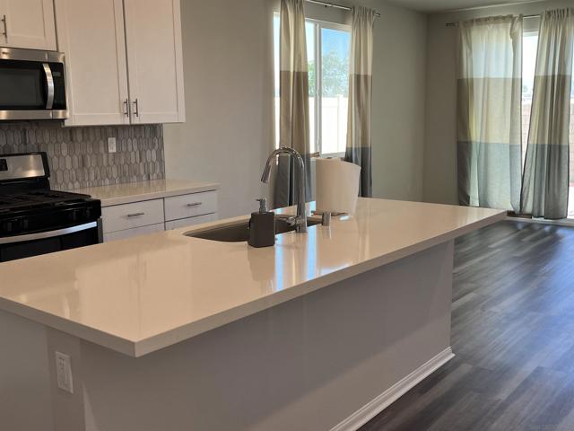 15654 Thubderbolt street, Moreno Valley CA: https://media.crmls.org/mediaz/870409cf-3dd7-41d4-bc2d-a5098212a986.jpg