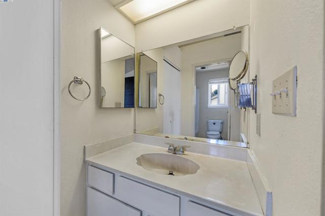 136 Hackamore Ln, Fremont CA: https://media.crmls.org/mediaz/87040a56-e777-4cc5-8823-947b48d03111.jpg