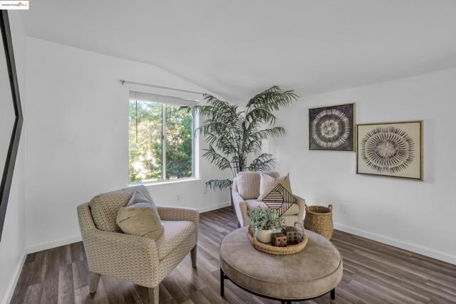 5014 Prairie Way, Antioch CA: https://media.crmls.org/mediaz/870483a2-1d7a-4d17-b529-5e02dba17868.jpg