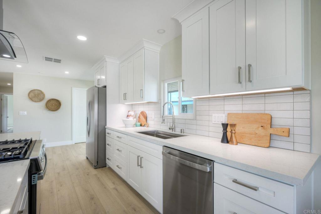 3535 Linda Vista Drive - photo 5