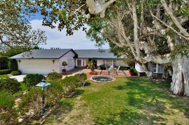 8294 Prestwick Dr, La Jolla CA: https://media.crmls.org/mediaz/87050024-9b13-4280-96d7-9771af7c9b4a.jpg