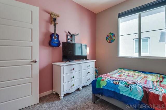 1875 Observation Way, Chula Vista CA: https://media.crmls.org/mediaz/87059ad3-13af-4ba6-a59d-50e2aee51242.jpg