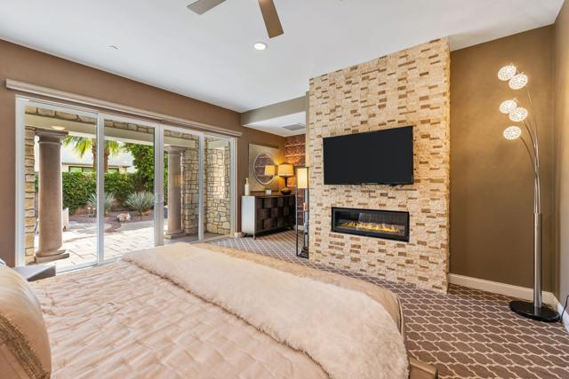 17 Emerald Court, Rancho Mirage CA: https://media.crmls.org/mediaz/870609ff-eeab-4792-80a7-17a5412c41bb.jpg