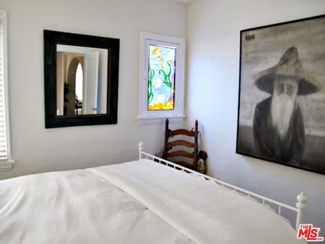 4125 Huron Avenue, Culver City CA: https://media.crmls.org/mediaz/87063b07-6d97-48ee-80d5-a2fb07831372.jpg