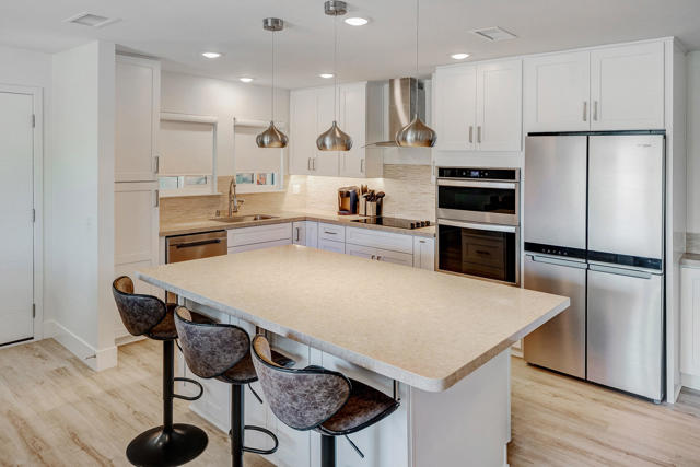 2196 Via Mariposa E, Laguna Woods CA: https://media.crmls.org/mediaz/87065365-a011-4b9f-a120-370f8d3506ef.jpg