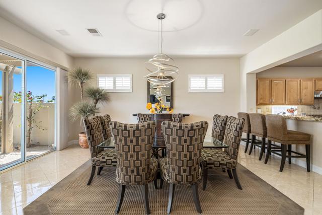 78328 Calle Las Ramblas, La Quinta CA: https://media.crmls.org/mediaz/87066d9f-b9dd-46f6-a066-07398c8d27c8.jpg
