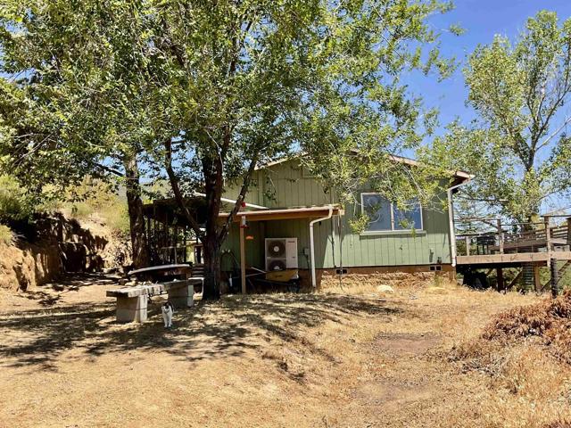 38281 Western Hills Drive, Anza CA: https://media.crmls.org/mediaz/87069f50-7673-41cc-b237-7987045c625e.jpg