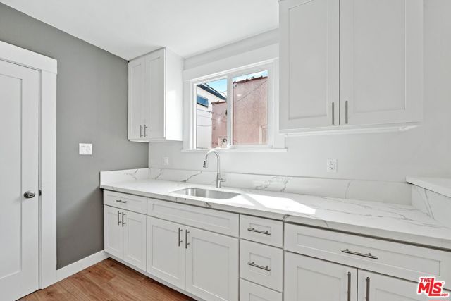 522 - 532 Idaho Avenue, Santa Monica CA: https://media.crmls.org/mediaz/87079ab8-332d-475b-b1a2-808310d0ff99.jpg