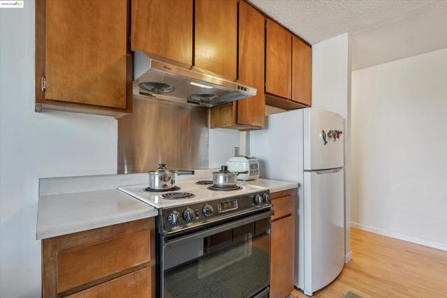 567 Oakland Ave, Oakland, California 94611, 1 Bedroom Bedrooms, ,1 BathroomBathrooms,Condominium,For Sale,Oakland Ave,41083171