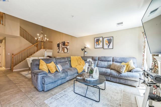 1789 Corte Sueno, Livermore CA: https://media.crmls.org/mediaz/8708f50d-1acf-4b4b-9783-4fe7b441ae28.jpg