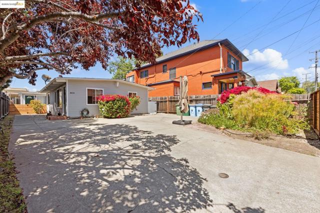 1611 Julia St, Berkeley CA: https://media.crmls.org/mediaz/8709216b-97a1-4208-a9b5-2fe39a793799.jpg