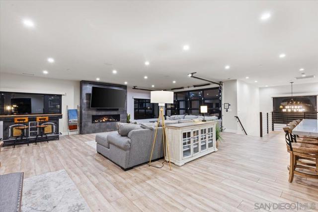Image 73 of 75 For 4515 Tivoli St