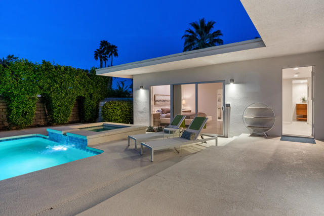 Image 38 of 60 For 76080 Fairway Drive