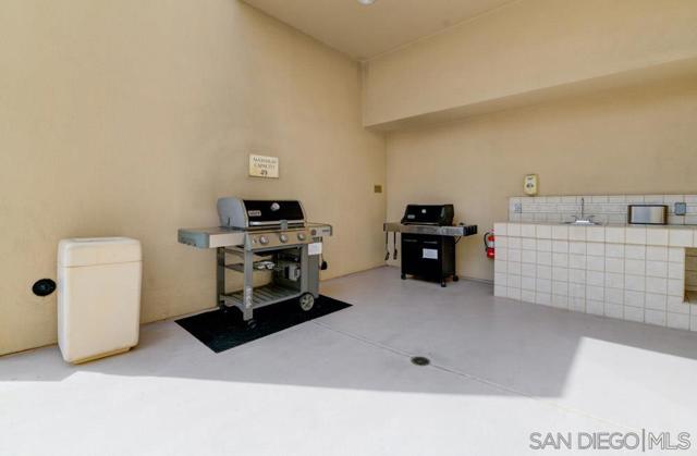 650 Columbia St, San Diego, California 92101, 2 Bedrooms Bedrooms, ,2 BathroomsBathrooms,Condominium,For Sale,Columbia St,240022339SD